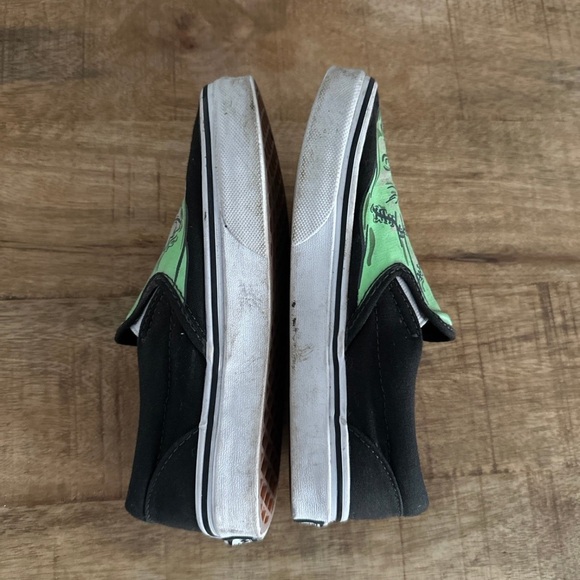 limited edition Zombie glow in the dark Vans slip on - Picture 6 of 7